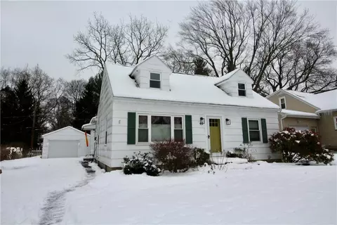 42 Crestfield Dr, Irondequoit, NY 14617 photo 2