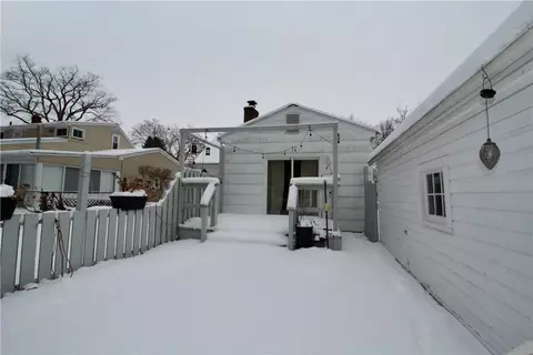 42 Crestfield Dr, Irondequoit, NY 14617 photo 32