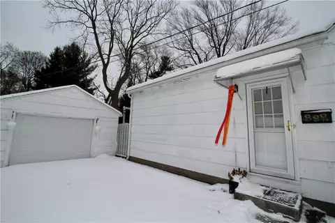 42 Crestfield Dr, Irondequoit, NY 14617 photo 33