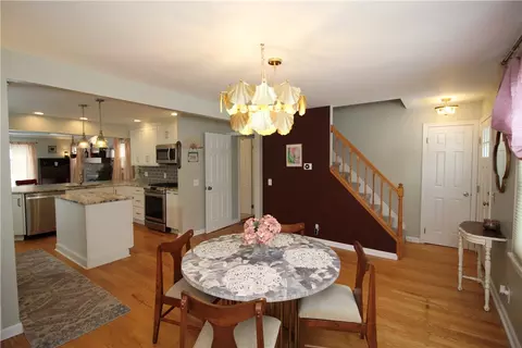 42 Crestfield Dr, Irondequoit, NY 14617 photo 5
