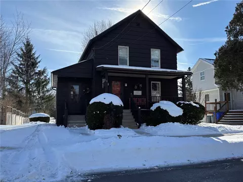 4 E Union St, Murray, NY 14470
