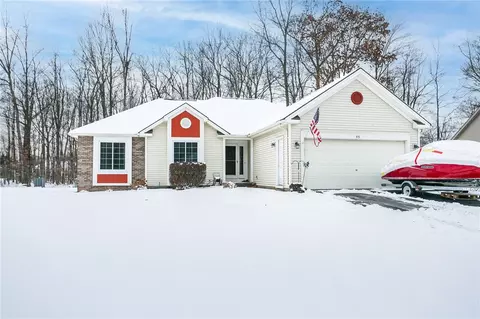55 Collenton Dr, Greece, NY 14626