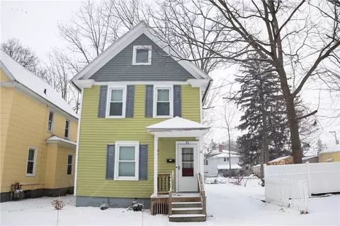 10 Twoomey Pl, Geneva, NY 14456