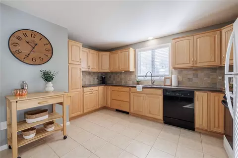 90 Doris Rd, Irondequoit, NY 14622 photo 19