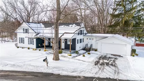1306 Brace Rd, Victor, NY 14564