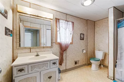 Bath - 107 Bartle Ave, Arcadia, NY 14513 photo 2 of 3
