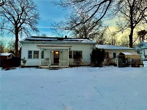 105 Lyell St, Ogden, NY 14559