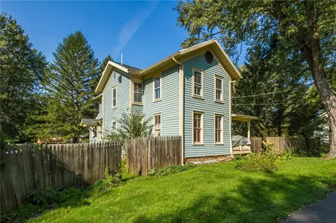 2115 East St, Newark, NY 14513