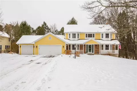 11 Claret Dr, Perinton, NY 14450