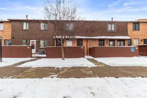 52 Surrey Hl, Rochester, NY 14623