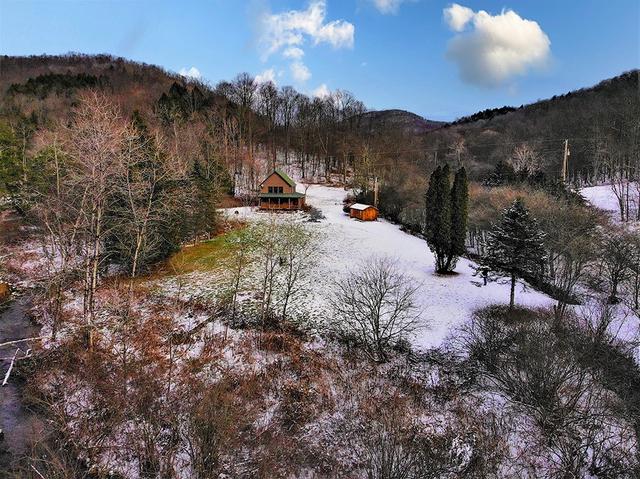 21 Deering Run Rd, Summit, PA 16915