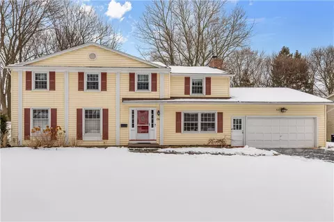 151 Brentwood Dr, Penfield, NY 14526