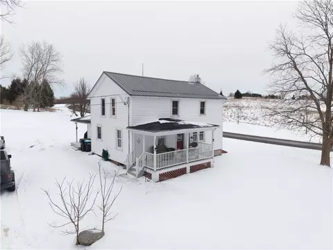 6683 Stone Hill Rd, Livonia, NY 14487