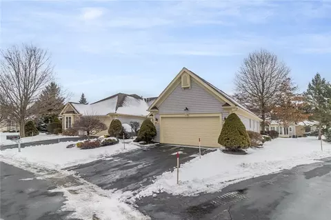 116 Cuddy Ct, Webster, NY 14580