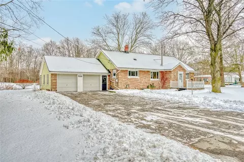 528 Whiting Rd, Webster, NY 14580