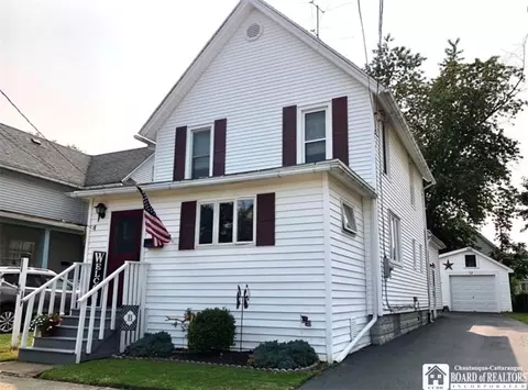 221 Lincoln Ave, Dunkirk, NY 14048