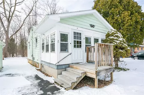 37-39 Taylor Ave, Waterloo, NY 13165