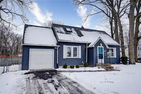 341 Forgham Rd, Greece, NY 14616