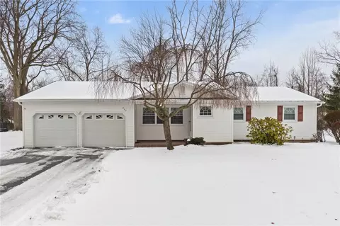 665 Regina Dr, Webster, NY 14580