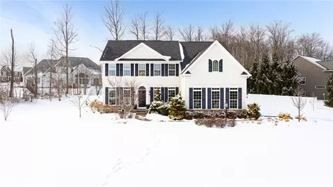 35 Copper Beech Run, Perinton, NY 14450