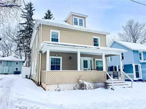 44 Spring St, Sweden, NY 14420