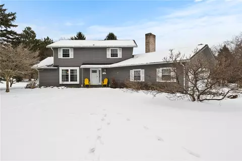 100 Drumlin View Dr, Mendon, NY 14506