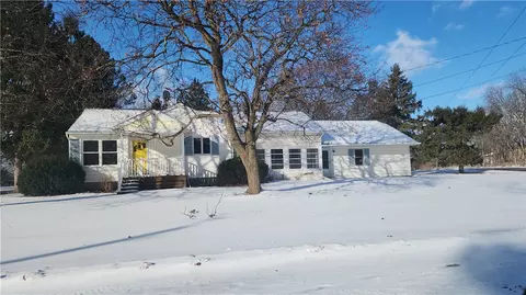 23 N Newark St, Phelps, NY 14532