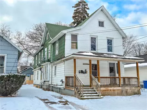 39 1st St, Rochester, NY 14605