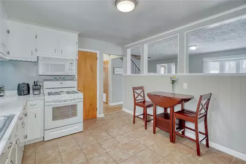 1076 Webster Rd, Webster, NY 14580 photo 12