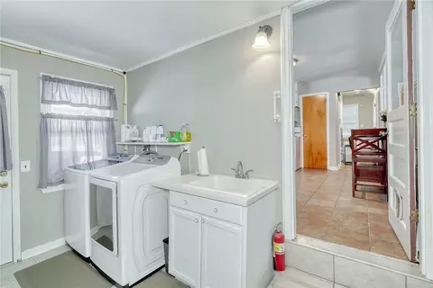 1076 Webster Rd, Webster, NY 14580 photo 10