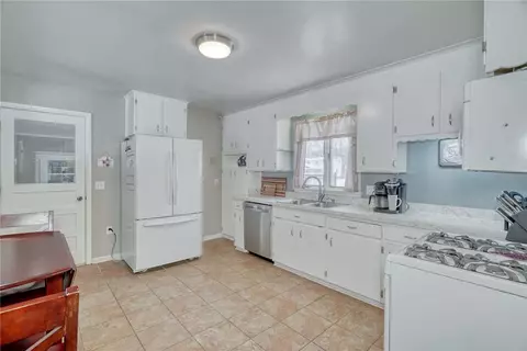 1076 Webster Rd, Webster, NY 14580 photo 13