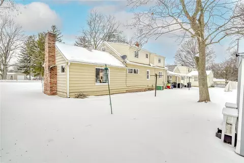 1076 Webster Rd, Webster, NY 14580 photo 3