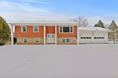 786 Five Mile Line Rd, Webster, NY 14580