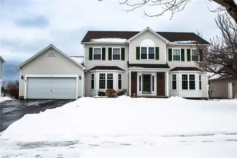 50 Winesap Pt, Greece, NY 14612