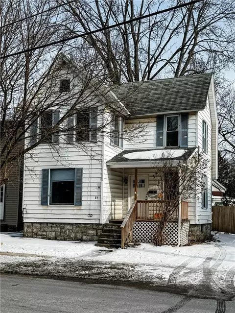 84 Owasco St, Auburn, NY 13021