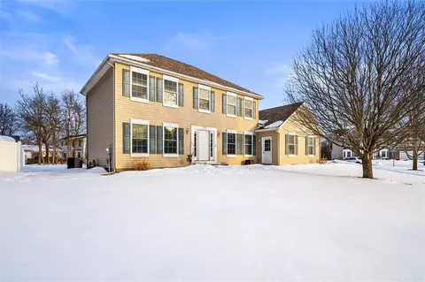 724 Old Country Rd, Greece, NY 14612