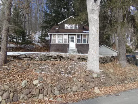 14 Thorn St, Oneonta, NY 13820