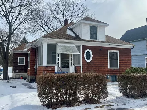 5 Goodwin St, Seneca Falls, NY 13148