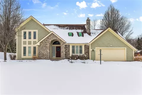 60 Random Knolls Dr, Penfield, NY 14526