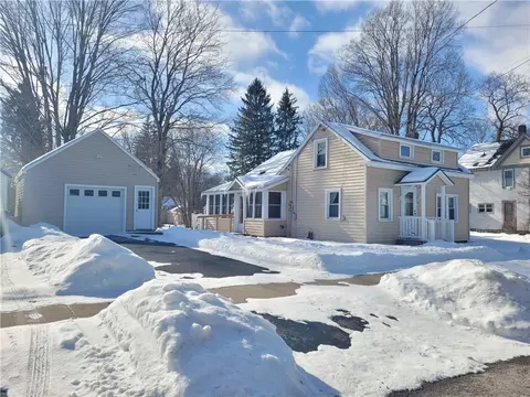 18 Summit St, Sherburne, NY 13460