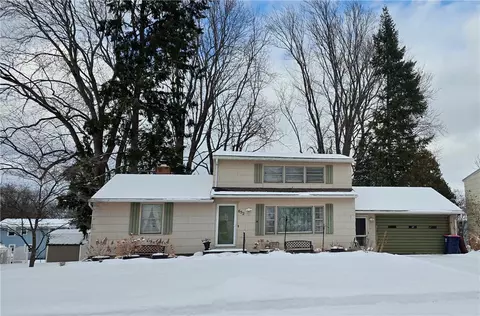 652 Harvest Dr, Greece, NY 14626