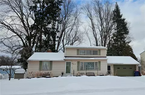 652 Harvest Dr, Greece, NY 14626