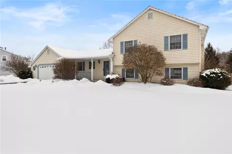 692 Dewitt Rd, Webster, NY 14580 photo 3