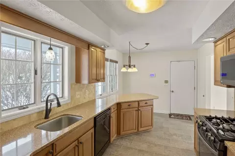 692 Dewitt Rd, Webster, NY 14580 photo 5