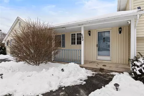 692 Dewitt Rd, Webster, NY 14580 photo 4