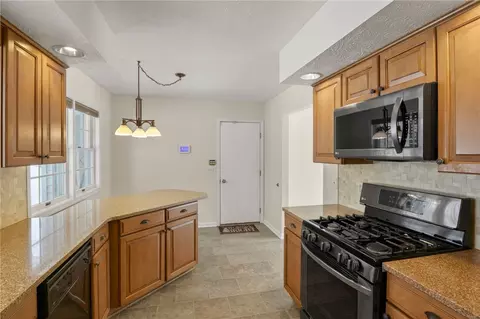 692 Dewitt Rd, Webster, NY 14580 photo 6