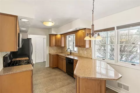 692 Dewitt Rd, Webster, NY 14580 photo 9