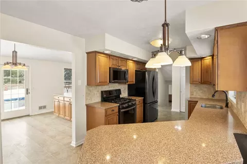 692 Dewitt Rd, Webster, NY 14580 photo 10