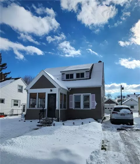 89 Rodessa Rd, Greece, NY 14616