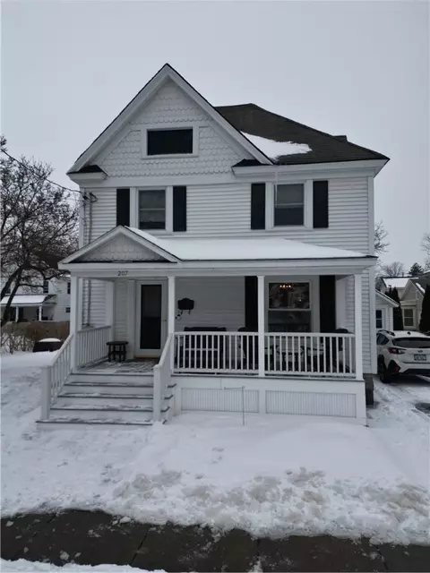 207 S Seward Ave, Auburn, NY 13021